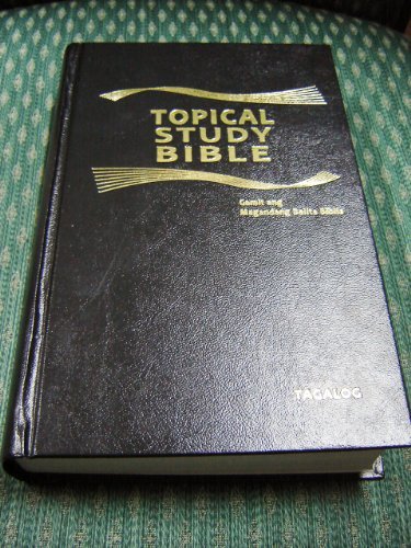 Tagalog Topical Study Bible / Tagalog Popular Version / Bagong Tipan ng Magandang Balita Biblia / Section heading, Book Intro, Notes, Helps, Refrences, Concordance, Maps / Philippine TVP 053 - Click to Buy
