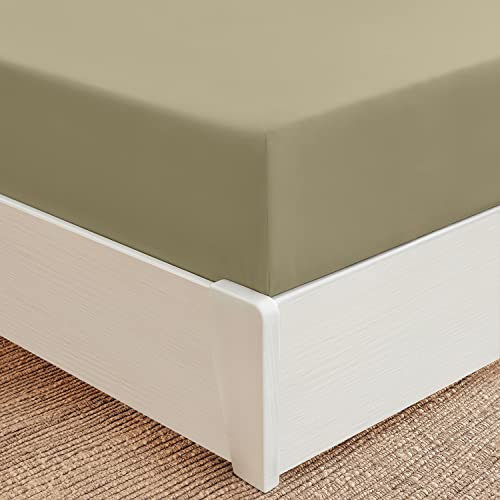 Mellanni Queen Fitted Sheet - Deep Pocket Cooling Sheets up to 16 inch - Hotel Luxury Bedding - Wrinkle, Fade, Stain Resistant - 1 Single Queen Fitted Sheet Only (Queen, Olive Green) - Click to Buy