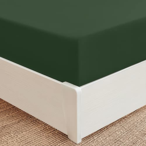 Mellanni Twin Fitted Sheet - Iconic Collection Bedding Sheets with up to 16 inch Deep Pocket - Soft & Cooling - Fade & Stain Resistant - 1 PC (Twin, Emerald Green) - Click to Buy