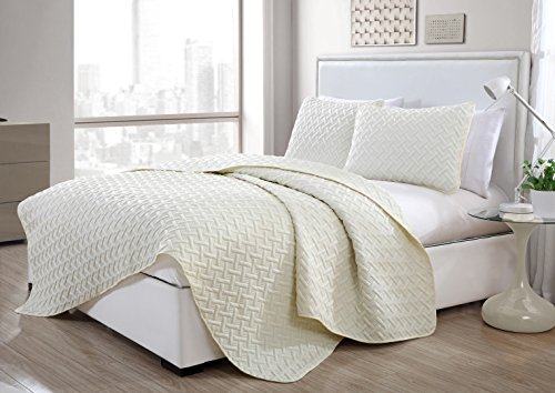 VCNY Home Quilt Super Soft Reversible Bedding Set with Matching Shams, Full/Queen, Nina Ivory