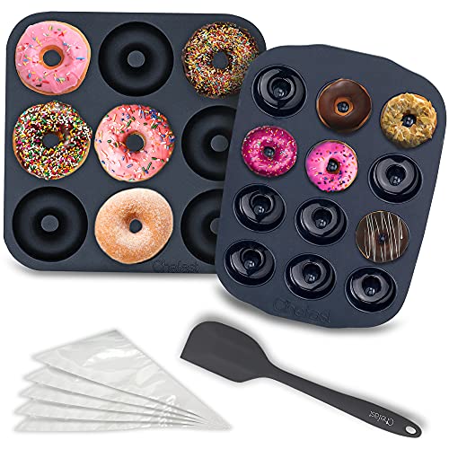 Chefast Ensemble de poêles à donut antiadhésives: moules à donuts en silicone sans BPA, spatule et 5 sacs à pâtisserie – Moules à pâtisserie pour petits beignets de taille complète – Bagels et beignets - Click to Buy