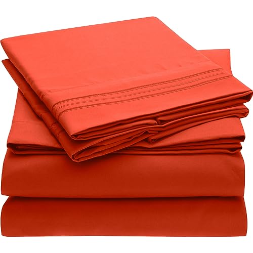 Mellanni Bettwäsche-Set, Luxus-Spannbettlaken, Bettlaken und Kissenbezüge – 1800er-Bettwäsche-Kollektion, superseidig und weich, aus gebürsteter Mikrofaser, keine Faltenbildung, kein Ausbleichen, fleckenresistent, hypoallergen, mit tiefen Ecken – für Schlafzimmer, Gästezimmer, Kinderzimmer, Wohnmobil, Ferienhaus etc., Mikrofaser, rot, Volle Größe - Click to Buy